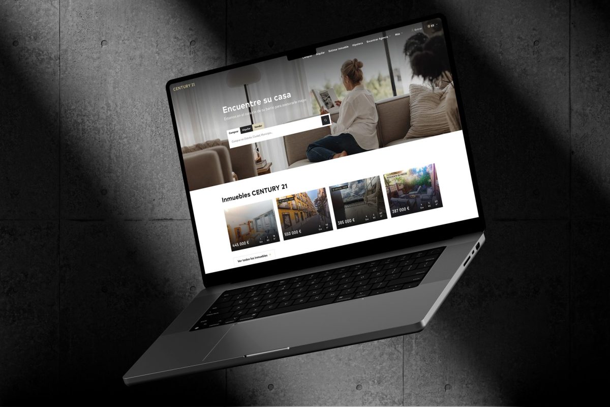 Laptop_Mockup_2Century-2